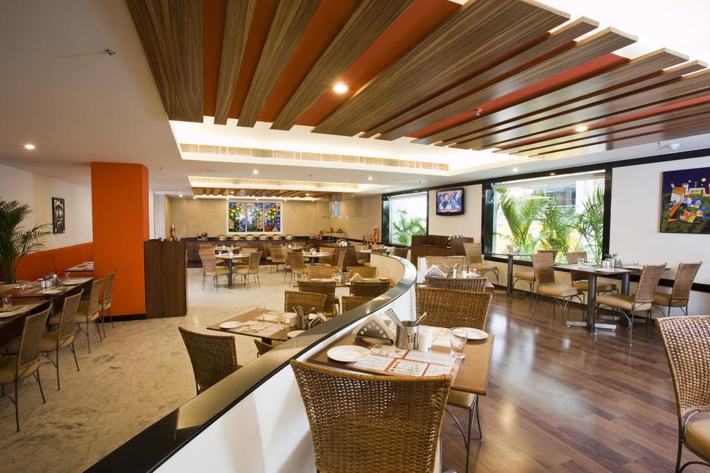 Lemon Tree Hotel, Udyog Vihar, Gurugram Gurgaon Dış mekan fotoğraf